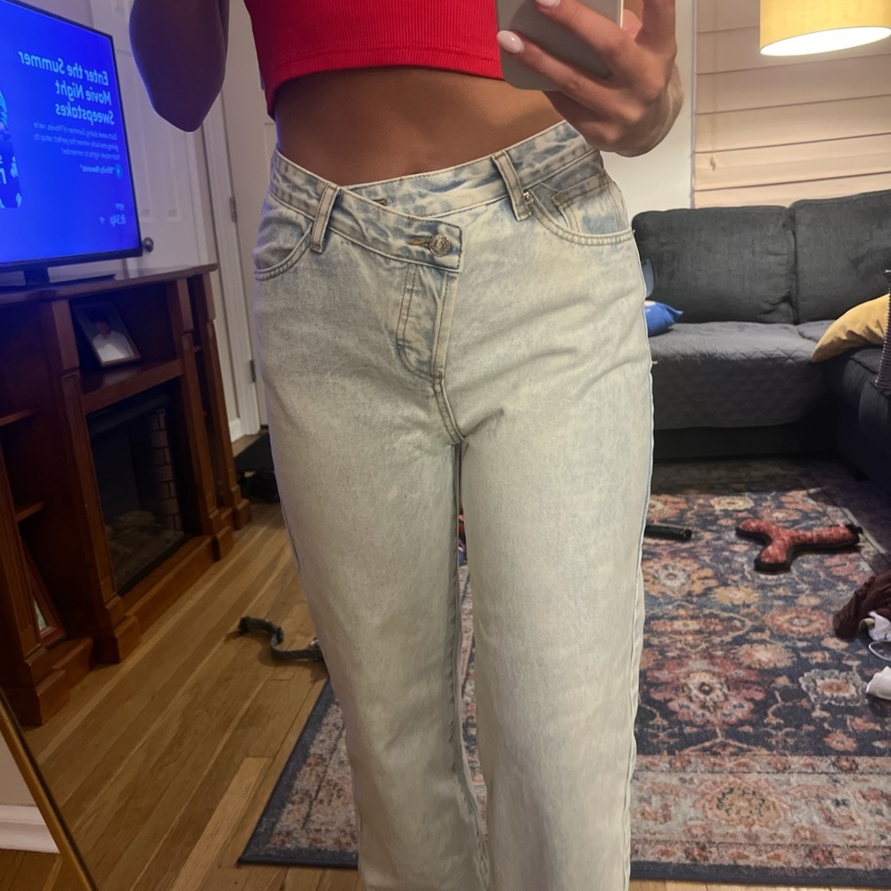 Edikted - Asymmetrical Light Wash Jeans